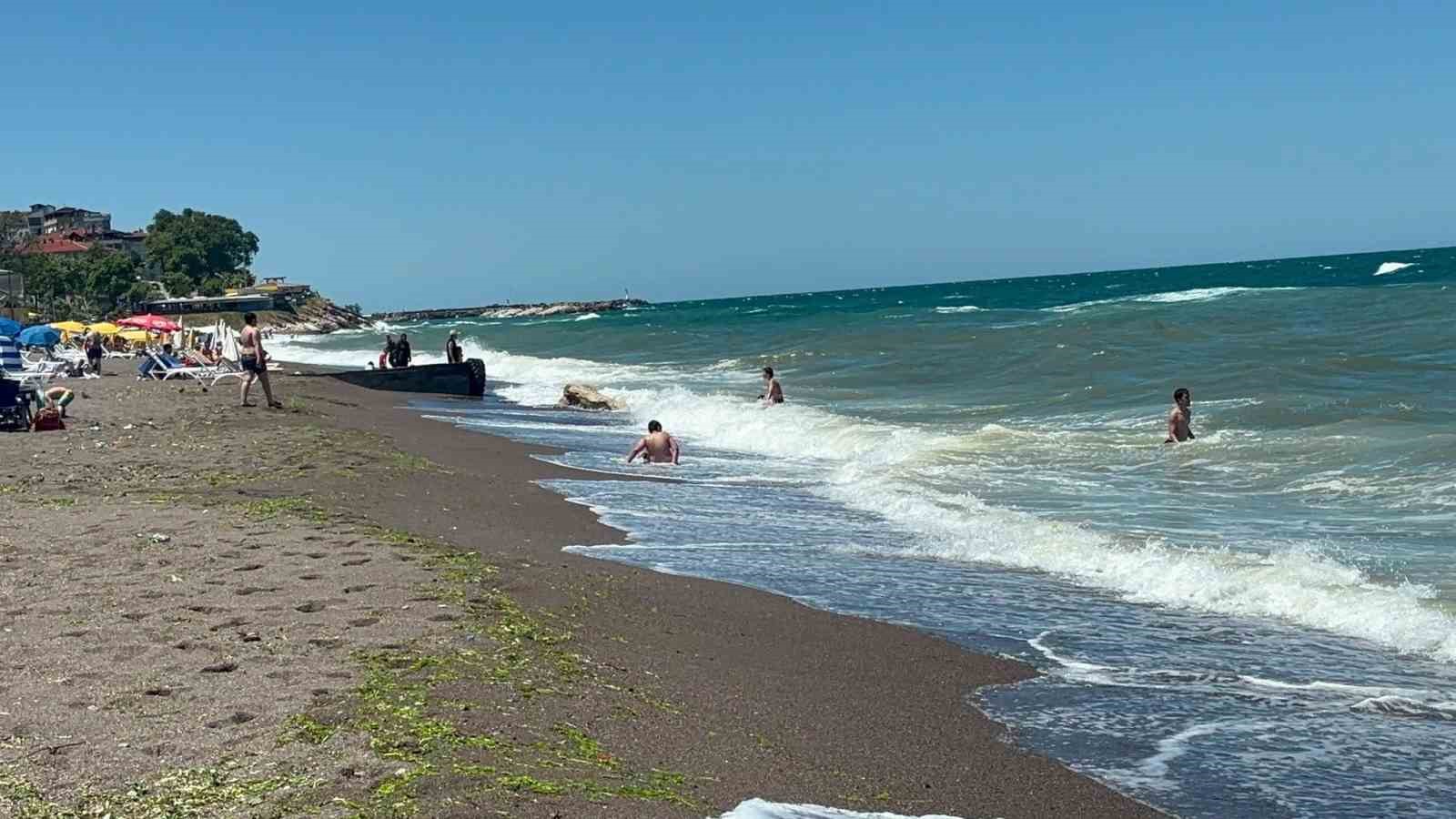 akcakocada dalga boyu 2 metreyi asti 1