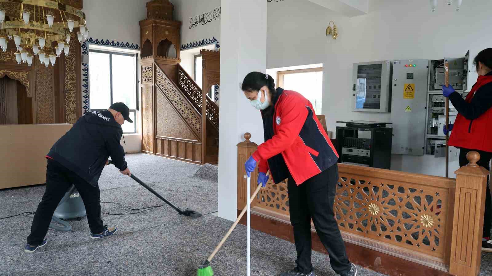akcaova toki camisinde eksikler gideriliyor ibadete acilis yakin 4 5ztRDb4d