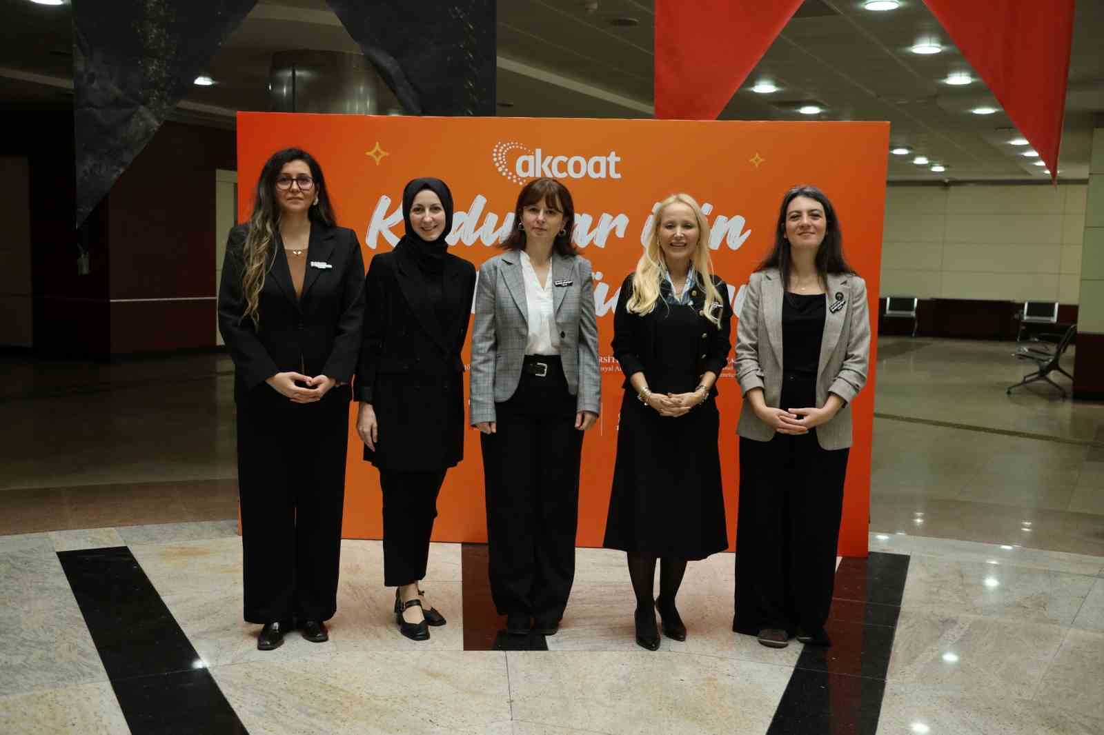 akcoat ve sauden kadinlar icin birlikte gucluyuz mesaji 3 5y2nrgnv