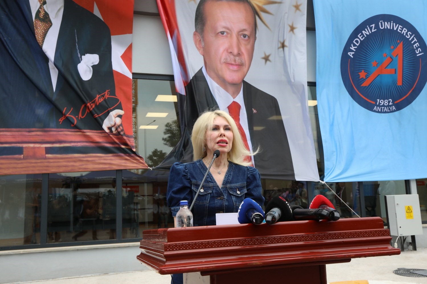akdeniz universitesi hastanesinde 9 ayda tamamlanan noroloji poliklinigi acildi 5 mrP5Y4S7