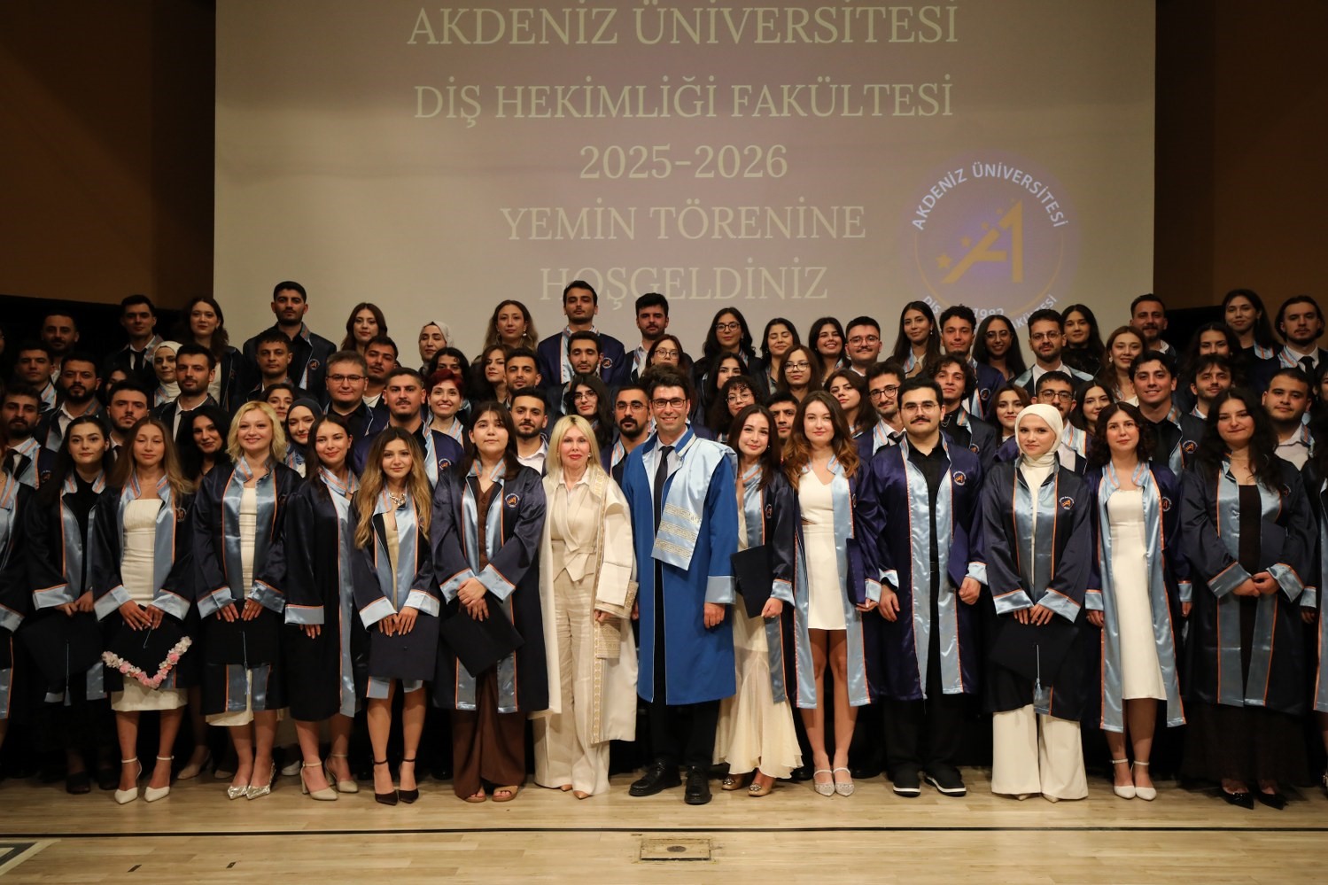 akdeniz universitesinde dis hekimleri mezun oldu 2 FDNSwmJR