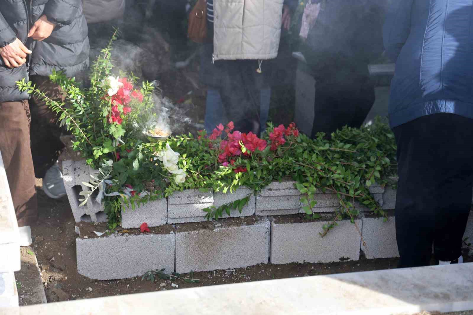 Akdeniz’de kaybolup, Kıbrıs’ta cansız bedeni bulunan balıkçıya, eşinin son sözleri ’güle güle’ oldu 10 akdenizde kaybolup kibrista cansiz bedeni bulunan balikciya esinin son sozleri gule gule oldu 6 rwFHfBz3