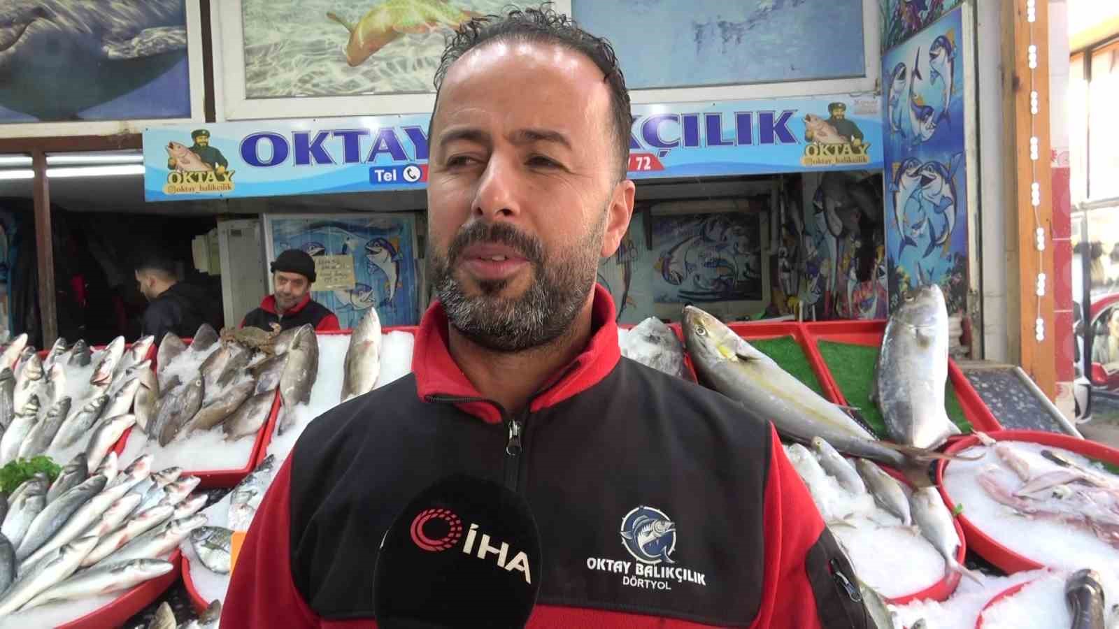 akdenizde oltasina takilan dev kilic baligi 115 kilogram geldi 0 9XpJ5YTW