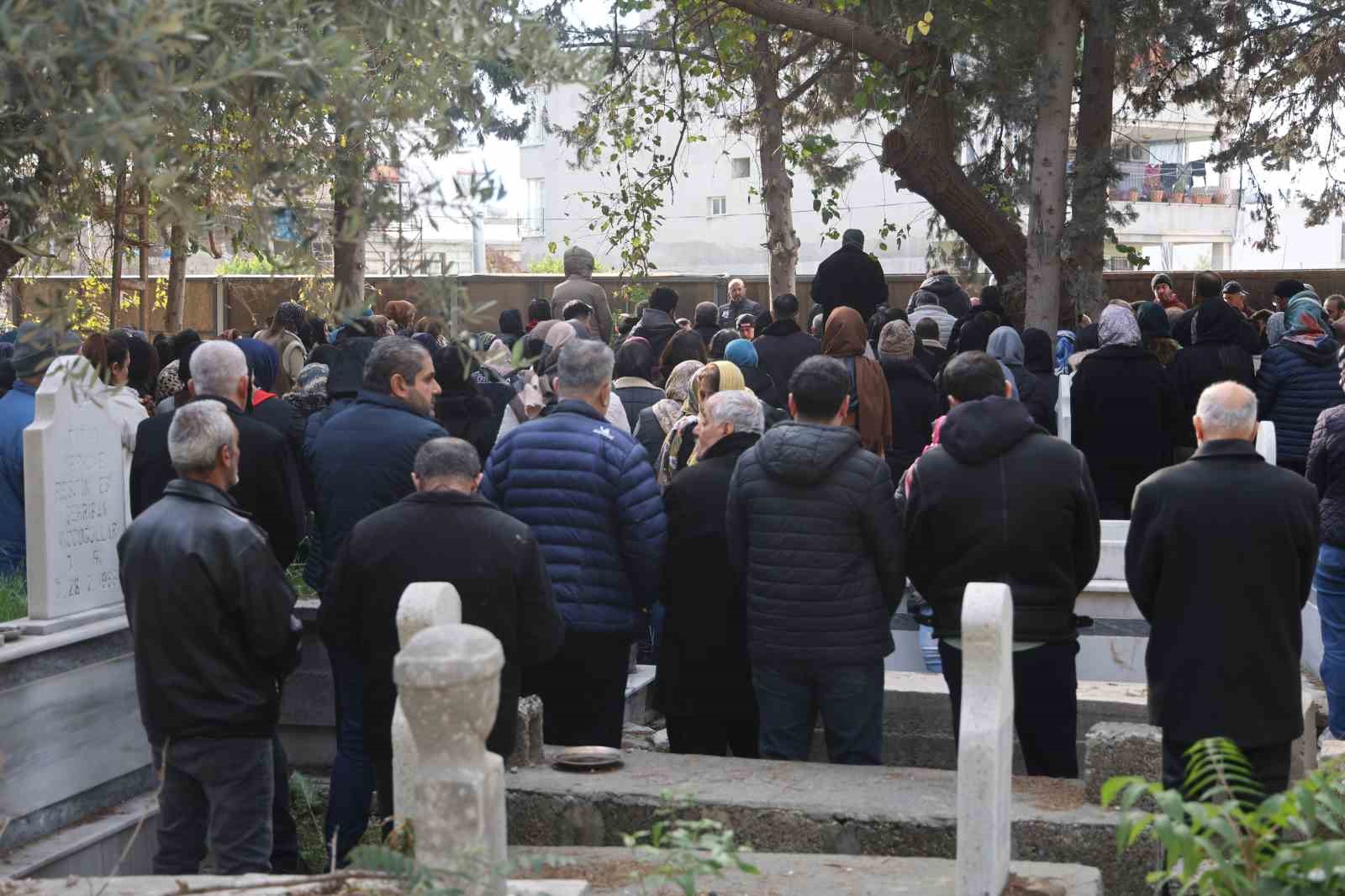akdenize acilip cansiz bedeni kibrista bulunan balikci memleketinde son yolculuguna ugurlandi 5 BRP9PDFJ