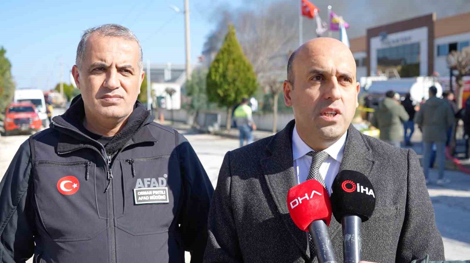 akhisar kaymakami candan fabrika yanginina iliskin aciklama 1 BFEfPyVK