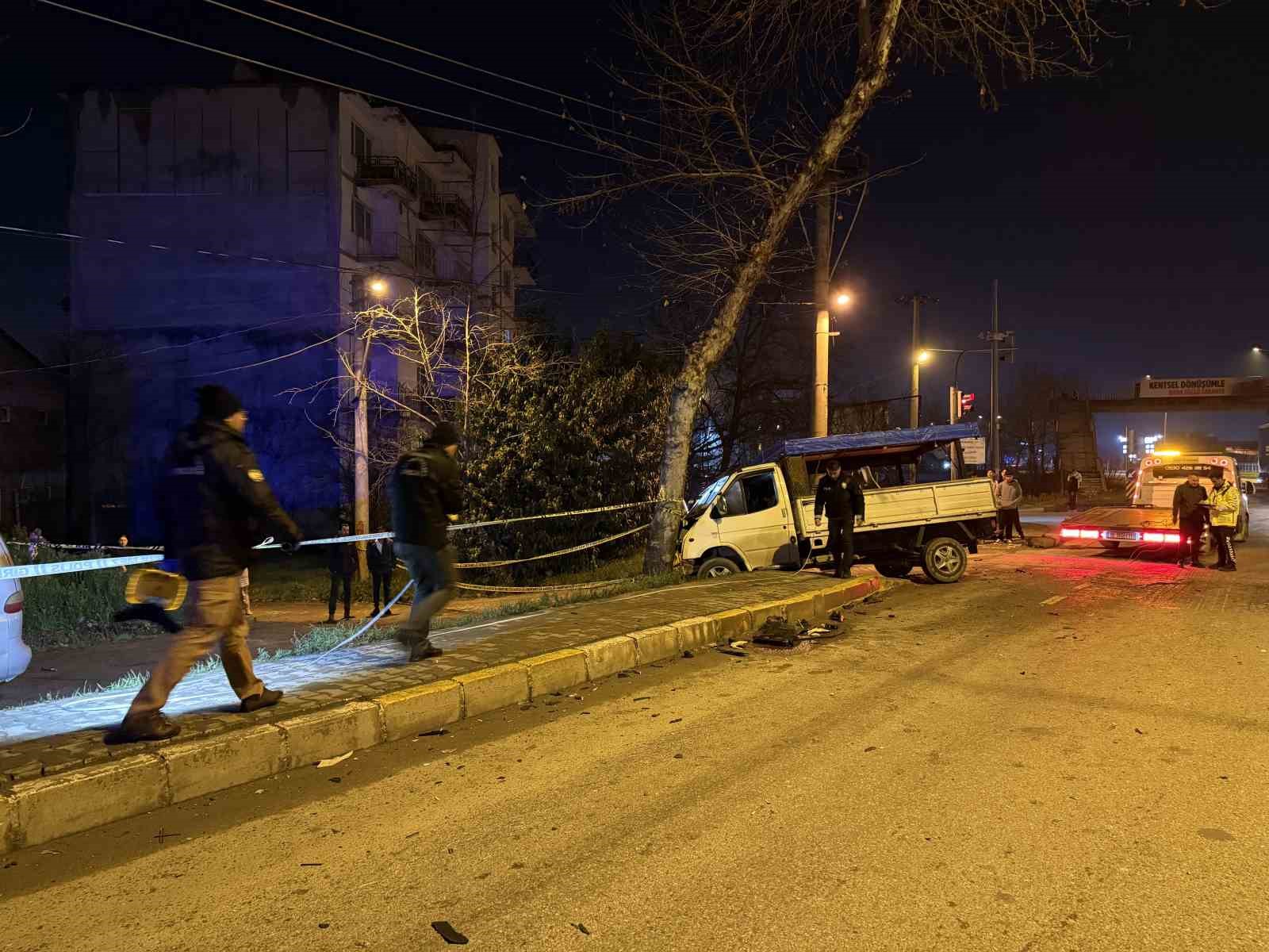 akil almaz kaza kamyonetler carpisti savrulan stepne yayayi agir yaraladi 2 taYeeiB9