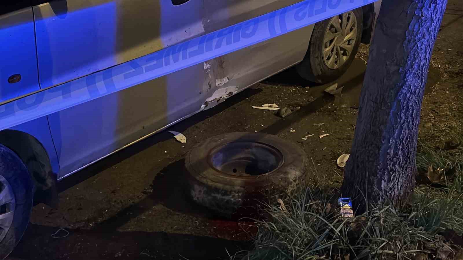 akil almaz kaza kamyonetler carpisti savrulan stepne yayayi agir yaraladi 3 iQleXR6c