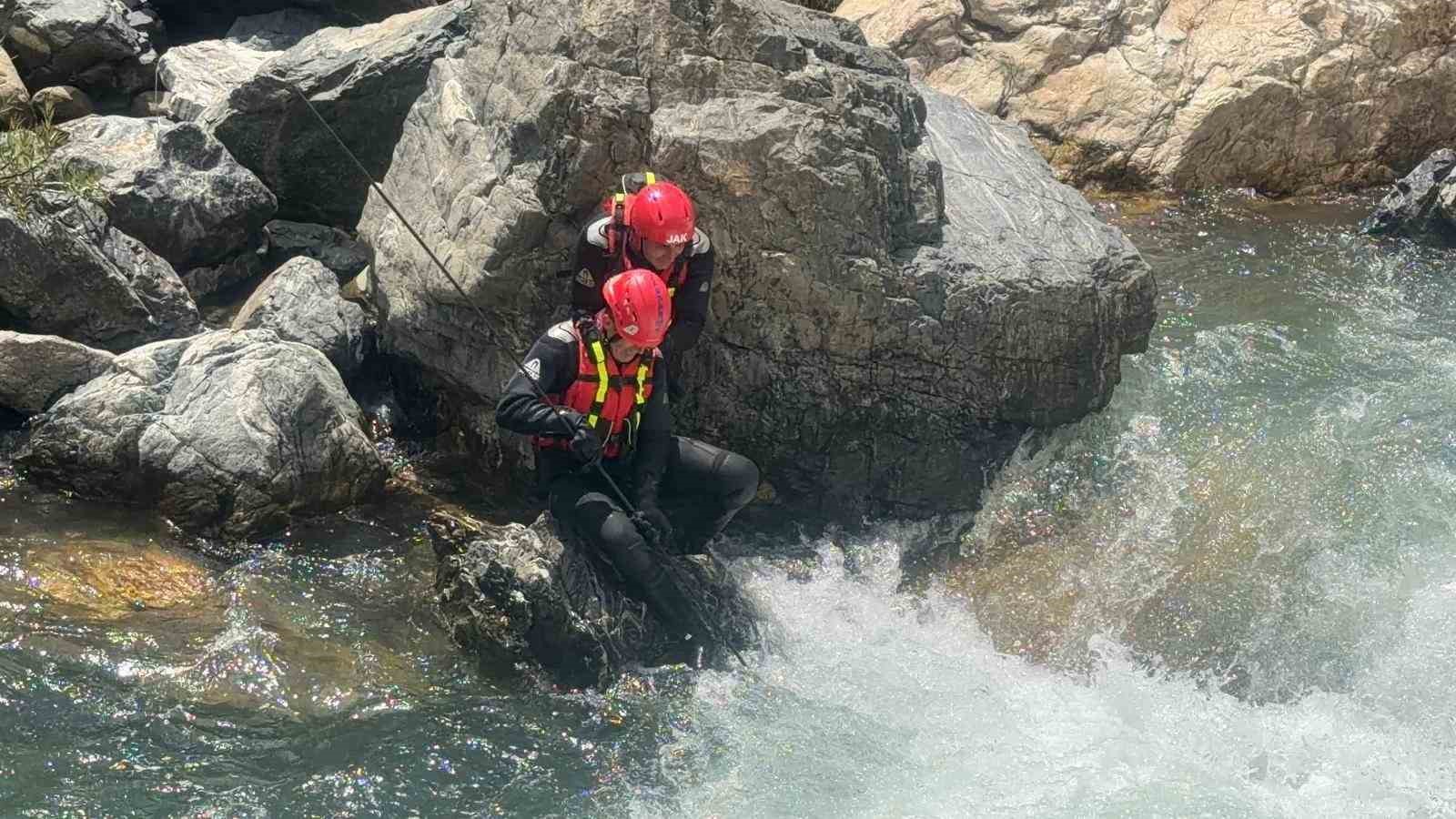akintiya kapilarak kaybolan sahsi arama calismalari suruyor 0 AvEIQzcv