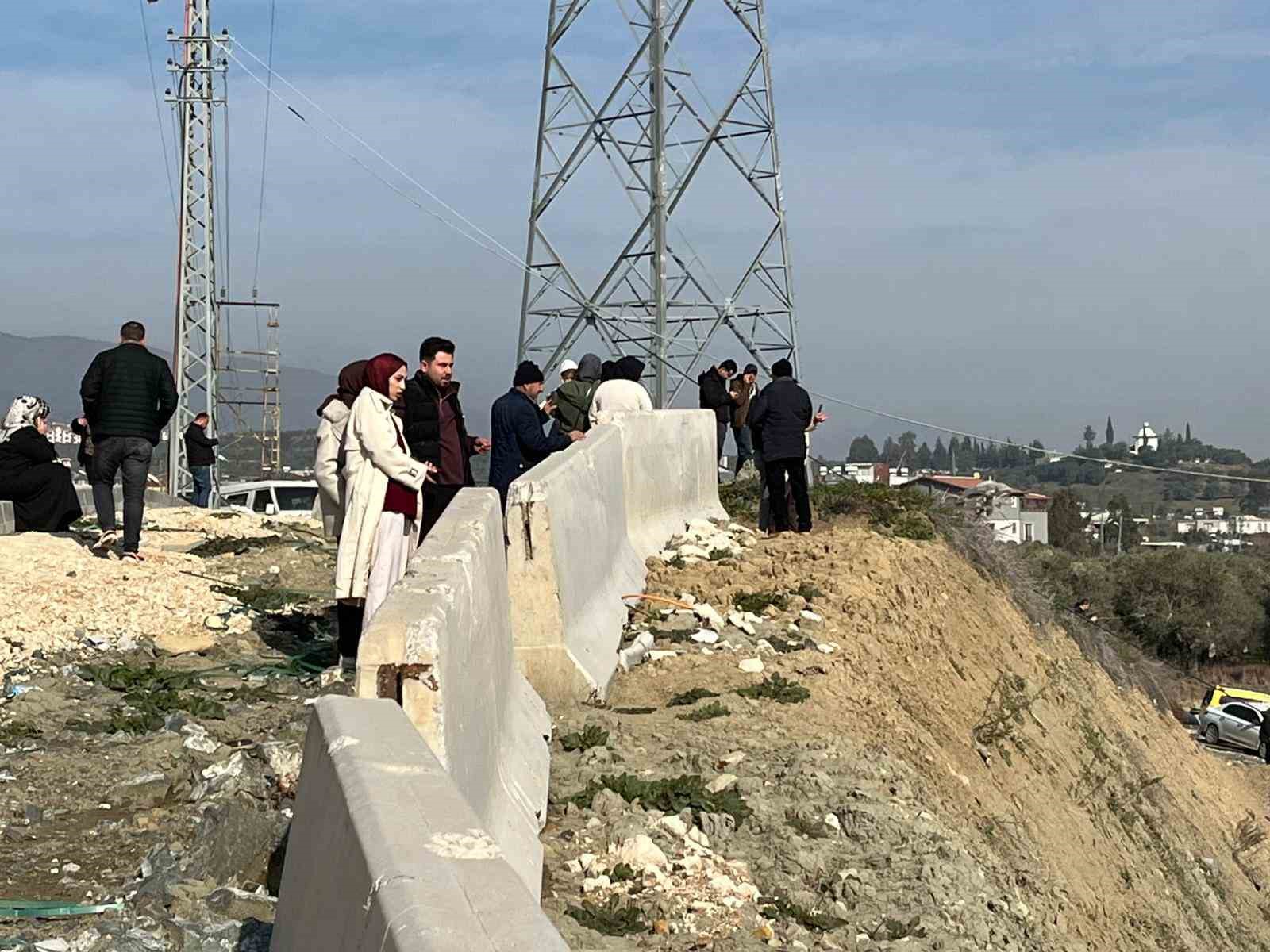 akli dengesi bozuk sahsin canli bombayim demesi uzerine hastanede panik yasandi 2