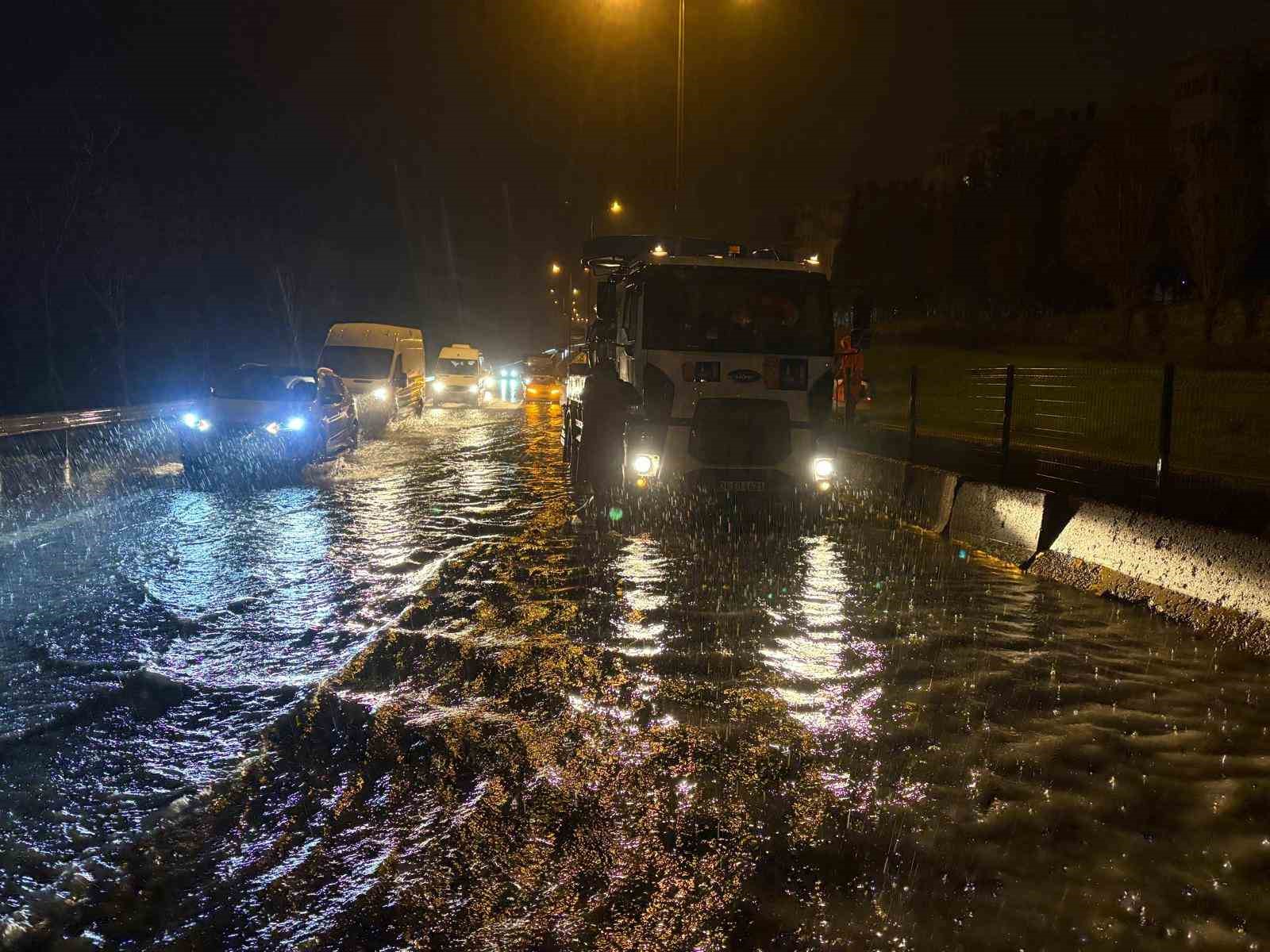 akomdan istanbul icin kar uyarisi hava sicakligi 3 dereceye kadar dusecek 2 1FUNZ3Z4