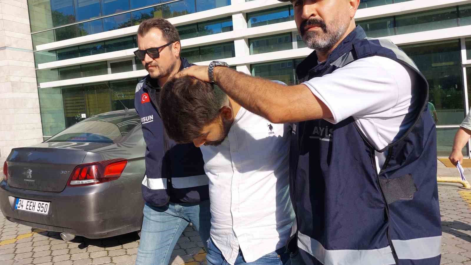 akrabasini aracla 2 kez uzerinden gecerek olduren sahsin yargilanmasina baslandi 1 qFGf5Fi2
