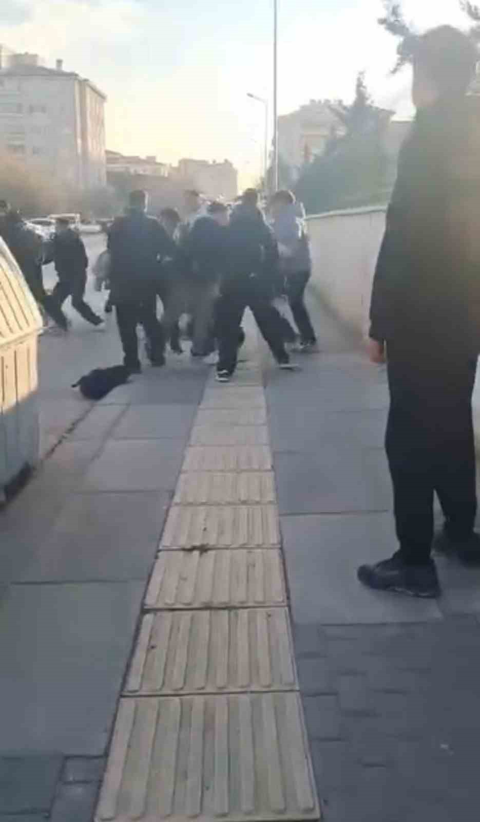 Akran zorbalığı kavgaya dönüştü 4 akran zorbaligi kavgaya donustu 0 8kC296Pu