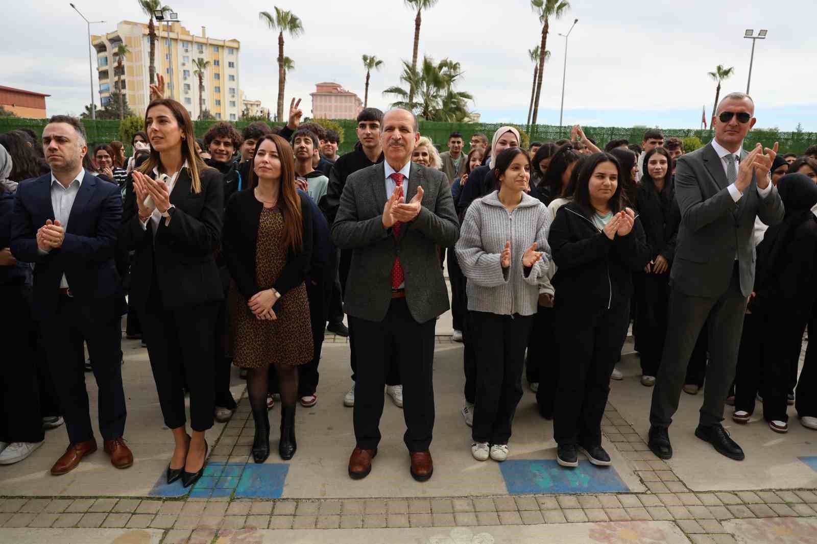 akran zorbaligina karsi and ictiler 7 GXZOdnVP