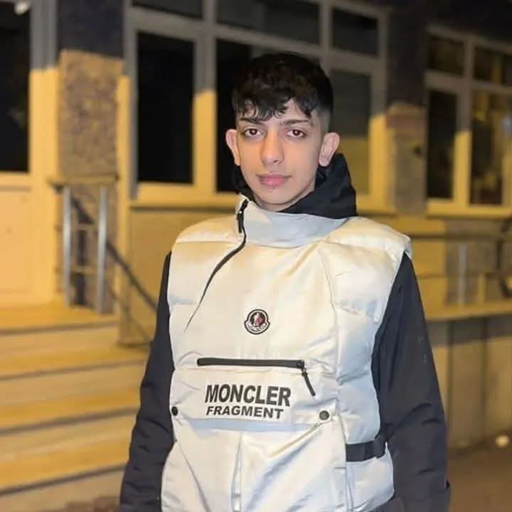 akrani tarafindan oldurulen 16 yasindaki cocuk defnedildi 2 Jk2XKPjT