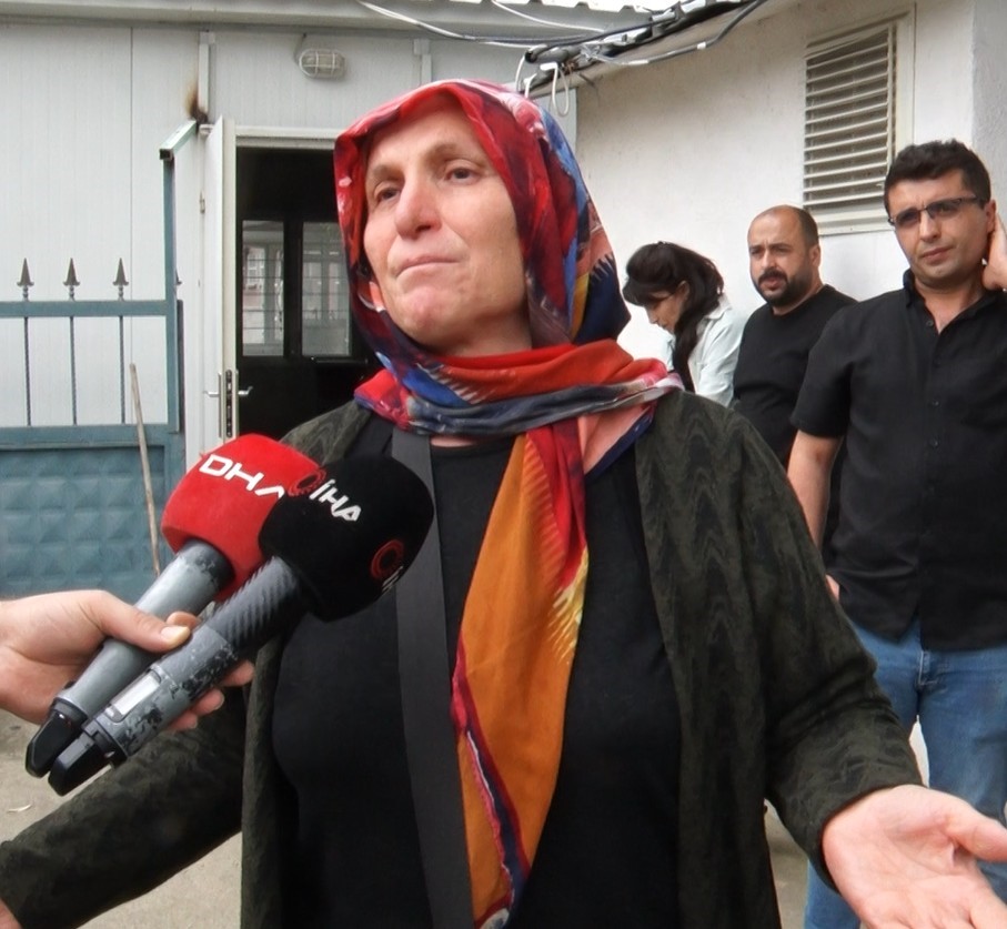 akraninin bicaklayarak oldurdugu 16 yasindaki cocugun babasi feryat etti benim cigerim yaniyor bitmis haldeyim l9AQDbBq