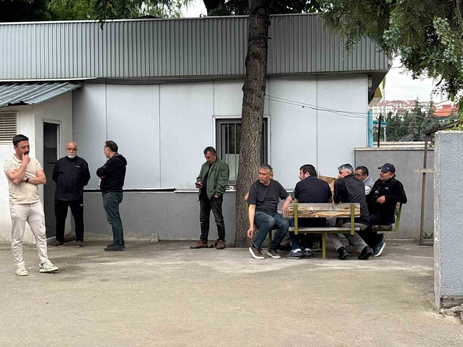 akraninin bicaklayarak oldurdugu 16 yasindaki cocugun babasi feryat etti benim cigerim yaniyor bitmis haldeyim w4S89wGW