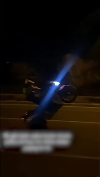 akrobatik hareketler yapan motosiklet surucusune ceza yagdi 3 WmfHOZPY