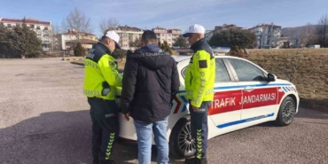 akrobatik-hareketler-yapan-motosiklet-surucusune-ceza-yagdi-zBZBa2WW.jpg