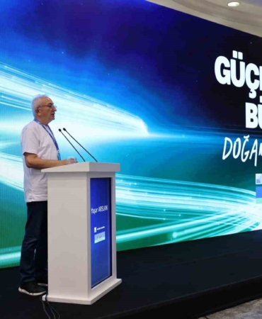 aksa-dogalgaz-guclu-buyume-dogamizda-var-diyerek-yeni-yol-haritasini-belirledi-rsc6KBCx.jpg