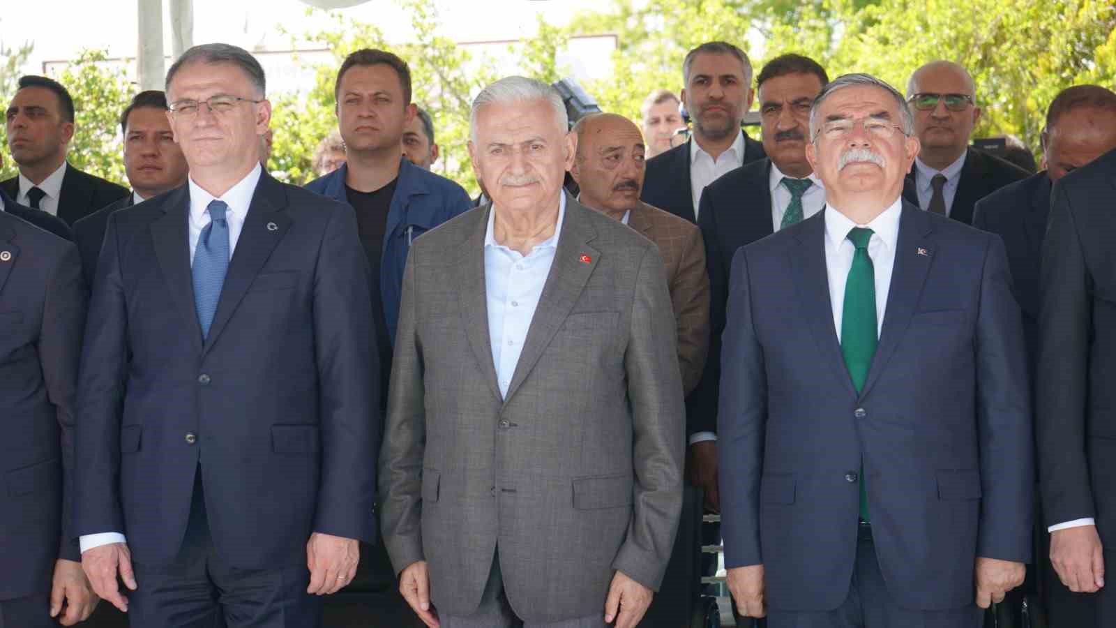 Aksakallar Konseyi Başkanı Binali Yıldırım: "Denizler olmasaydı dünyanın yarısı açlıktan, diğer yarısı da soğuktan etkilenirdi" 10 aksakallar konseyi baskani binali yildirim denizler olmasaydi dunyanin yarisi acliktan diger yarisi da soguktan A4hQjQt5