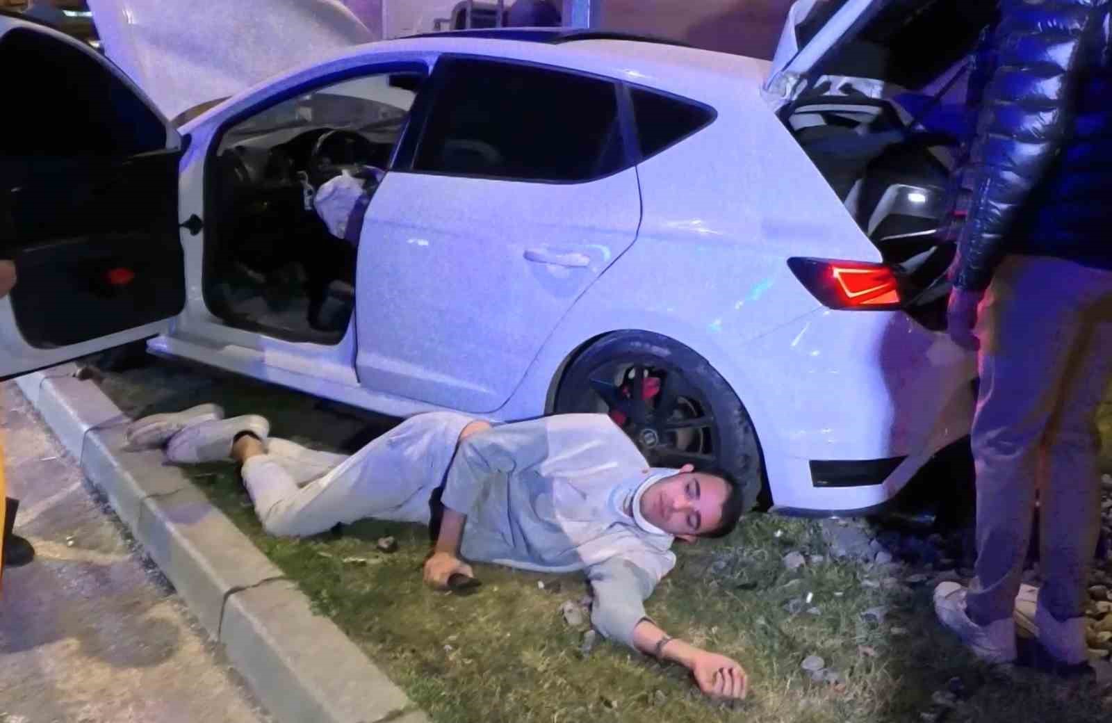 aksaray belediyesinin trafige kapattigi yol kaza meydanina dondu 2 1mhBA36y