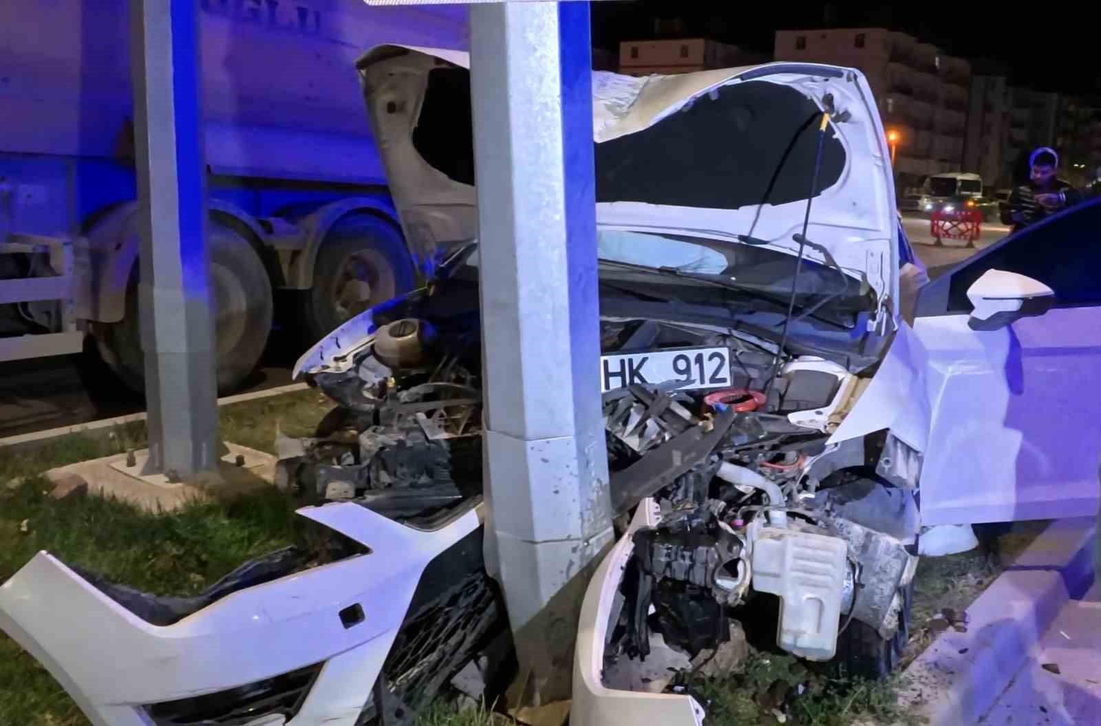 aksaray belediyesinin trafige kapattigi yol kaza meydanina dondu 3 9DZ3OX1Y