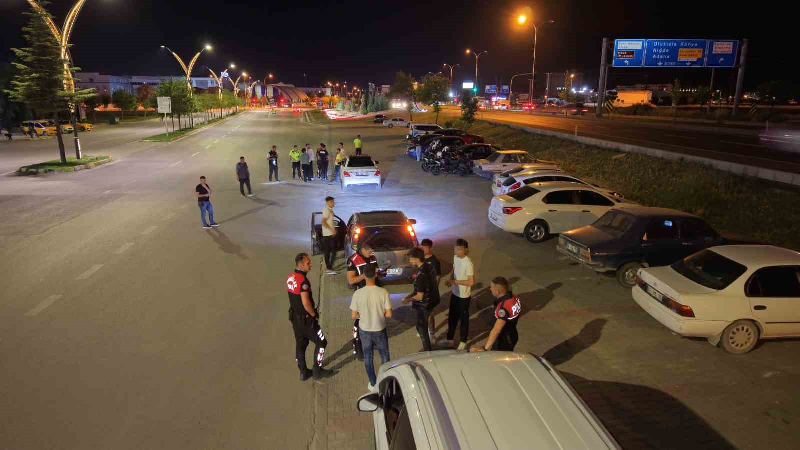 aksaray sokaklarinda sok uyulama 0 A4JMWCXT