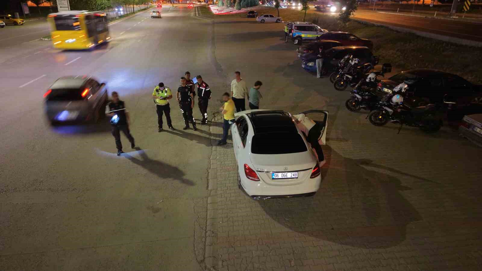 aksaray sokaklarinda sok uyulama 1 rEYuB7Qw