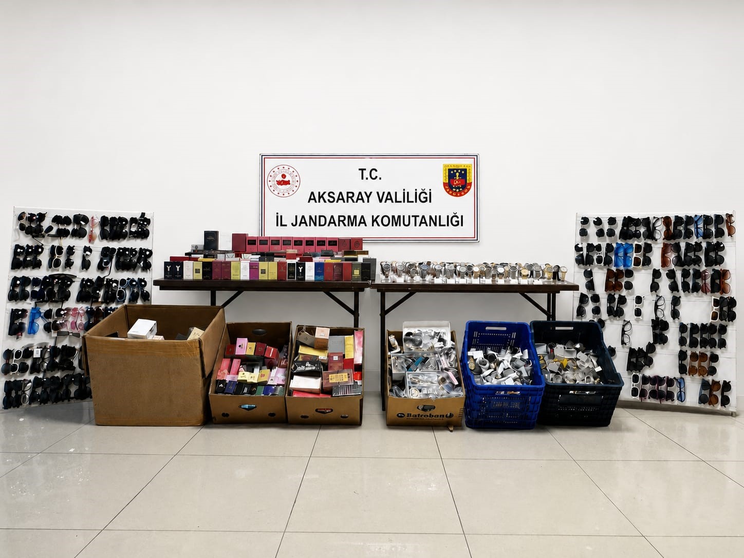 Aksaray’da 25 milyonluk kaçakçılığa jandarma darbesi 4 aksarayda 25 milyonluk kacakciliga jandarma darbesi 0 J9qJPQNl