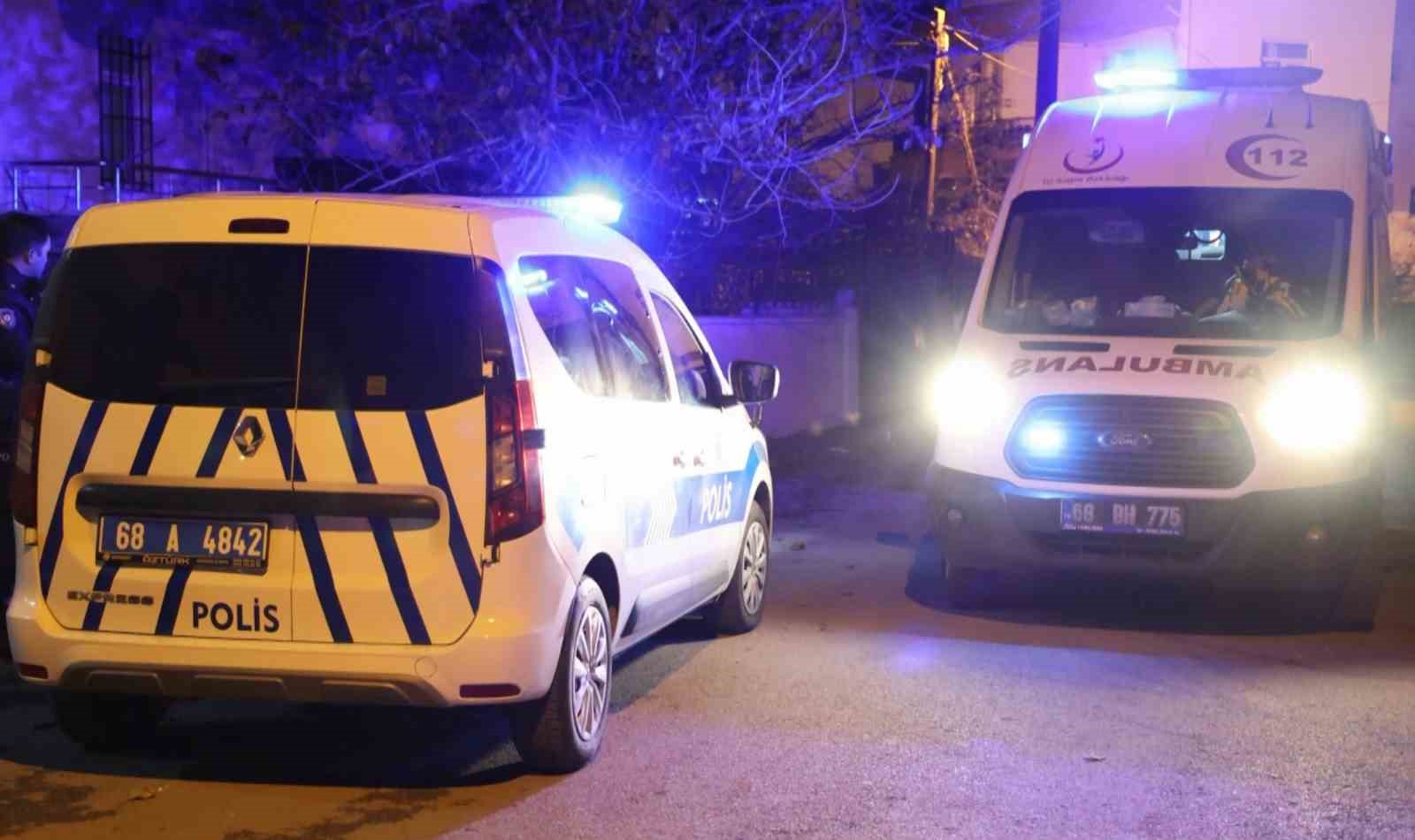 aksarayda 4 aylik hamile kadini darbedip sokaga attilar 2 JdPpVaeF