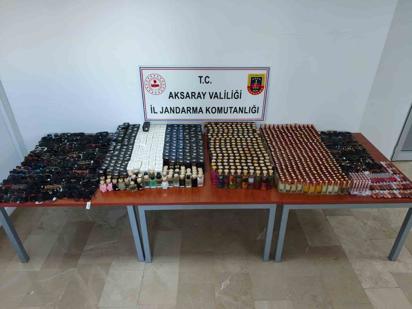 aksarayda 45 milyonluk kacakcilik operasyonu 3 gozalti 0 aLwlQUPD