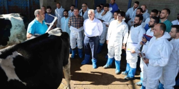 aksarayda-60-ilin-personeline-ineklerin-basinda-uygulamali-egitim-P1GDEgkt.jpg