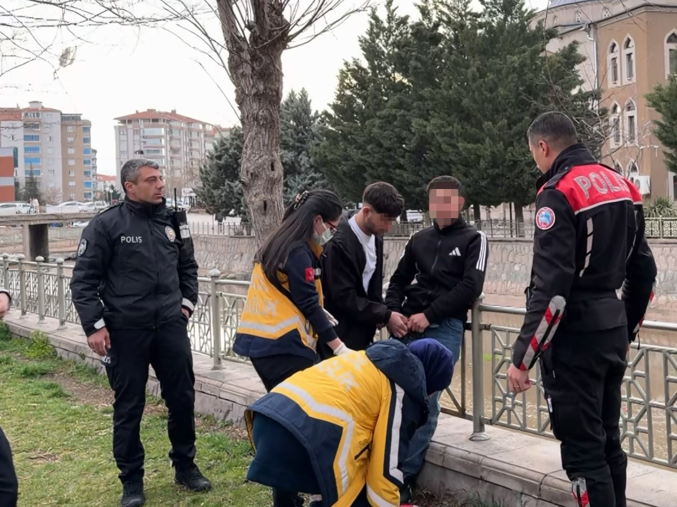 aksarayda akrani tarafindan bicaklanan 16 yasindaki cocuk yaralandi 0 i8RAmHGC
