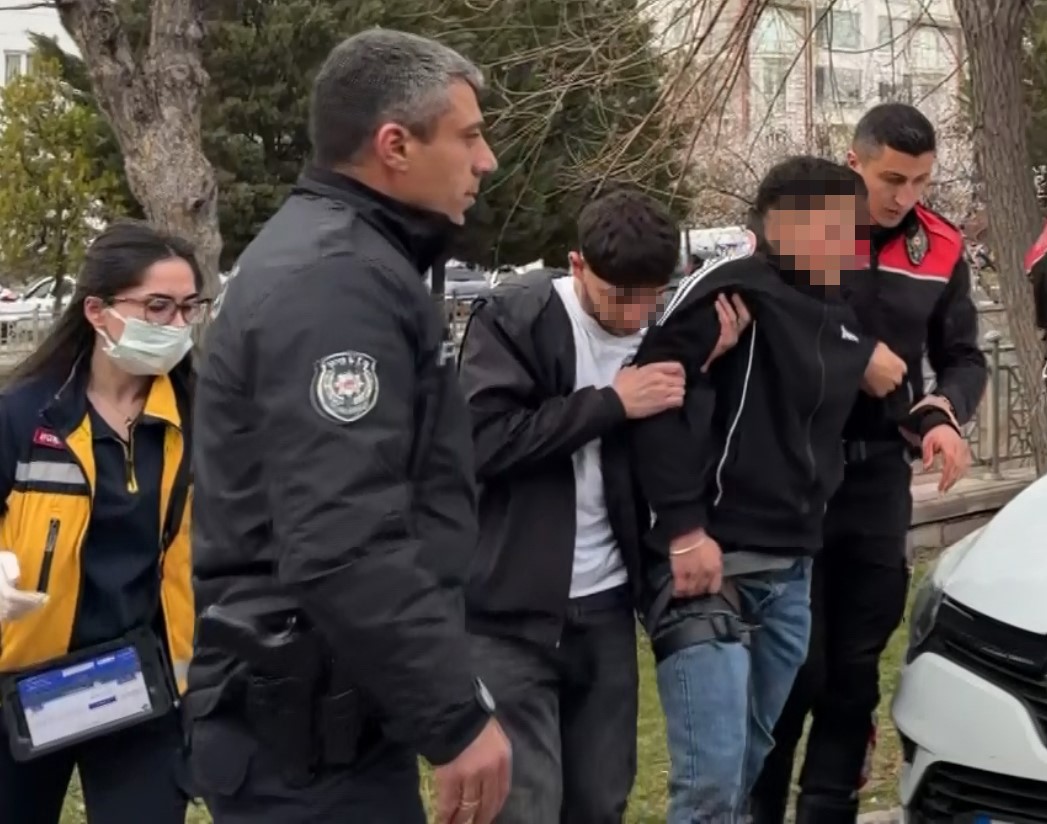 aksarayda akrani tarafindan bicaklanan 16 yasindaki cocuk yaralandi 1 UzcSEJWe