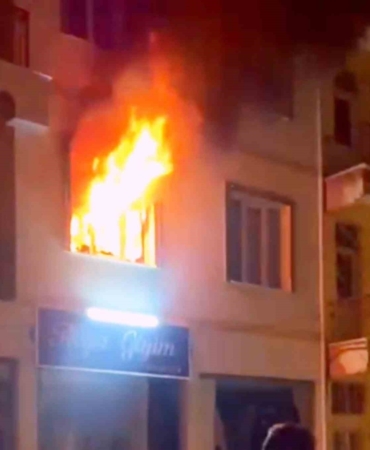 aksarayda-apartmanda-cikan-yangin-ekiplerce-sonduruldu-fJ7fUCLG.jpg