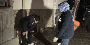 aksarayda-apartmanda-yangin-panigi-6-kisi-dumandan-etkilendi-uaIrMnxL.jpg