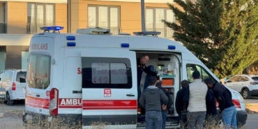 aksarayda-araba-ile-tir-carpisti-1-yarali-e7tMknCB.jpg