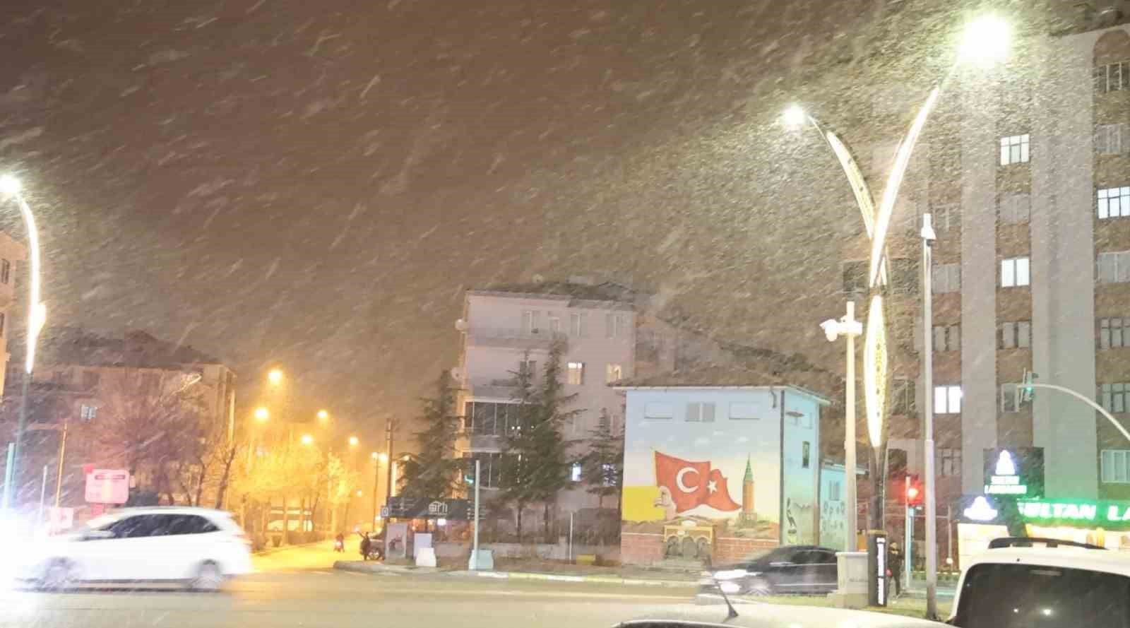 aksarayda beklenen kar yagisi basladi 1 n55r26Au