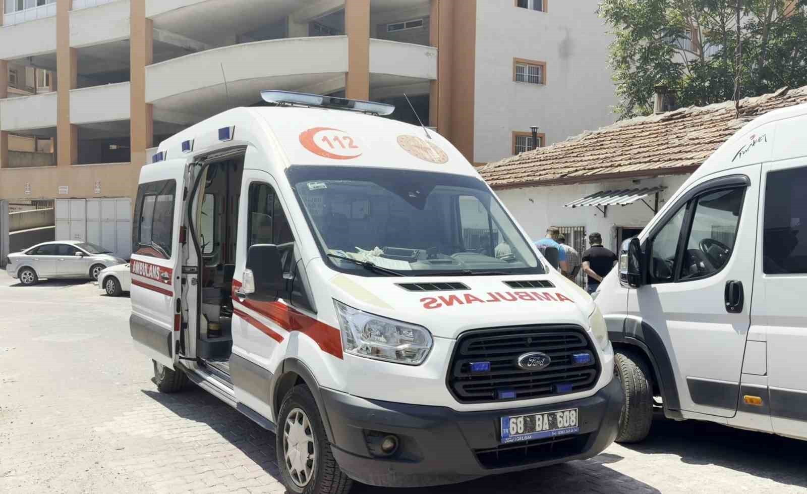 aksarayda bir kisi arkadasi tarafindan evinde olu bulundu 0 mFHR1Lh8