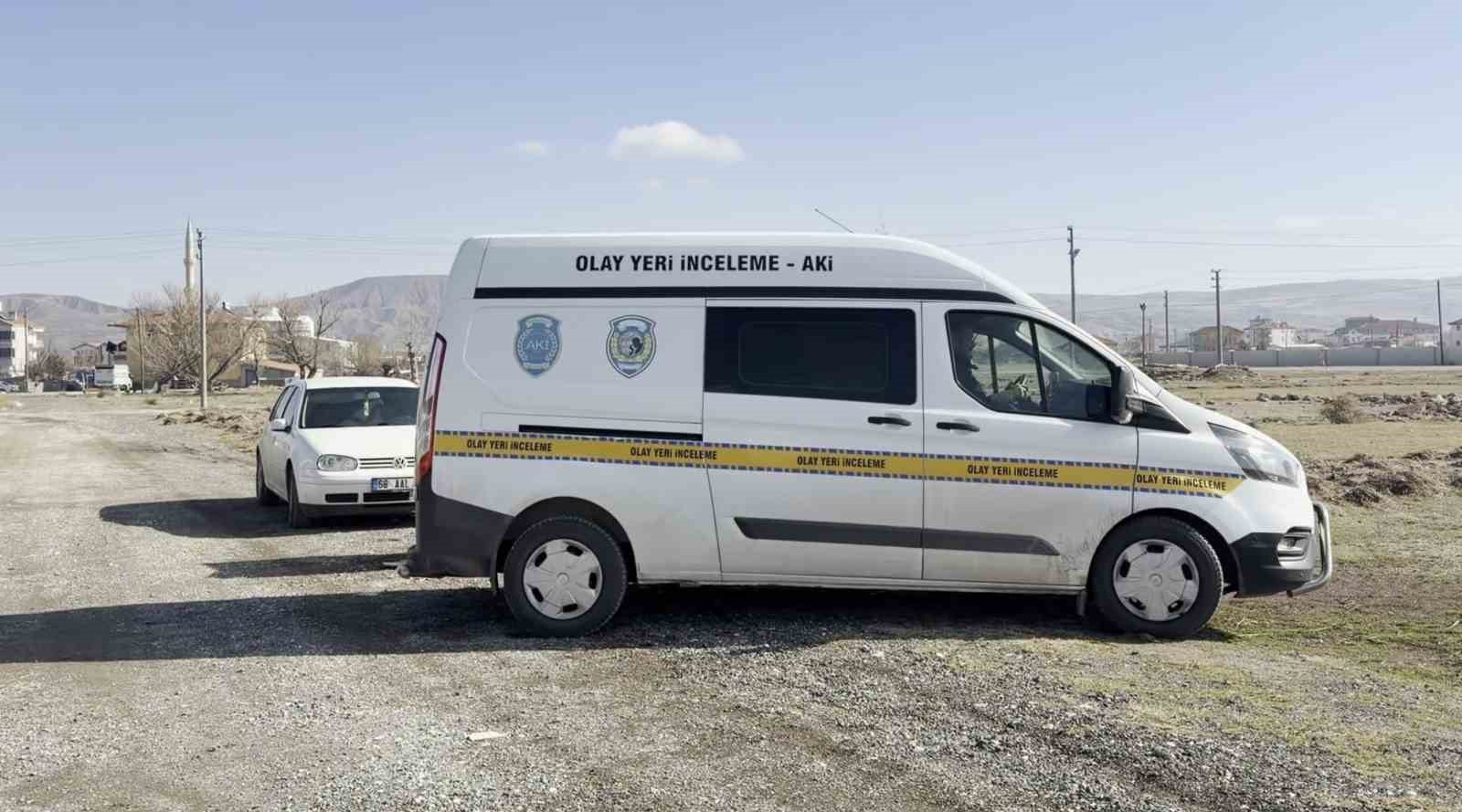 aksarayda catidan dusen isci agir yaralandi 2