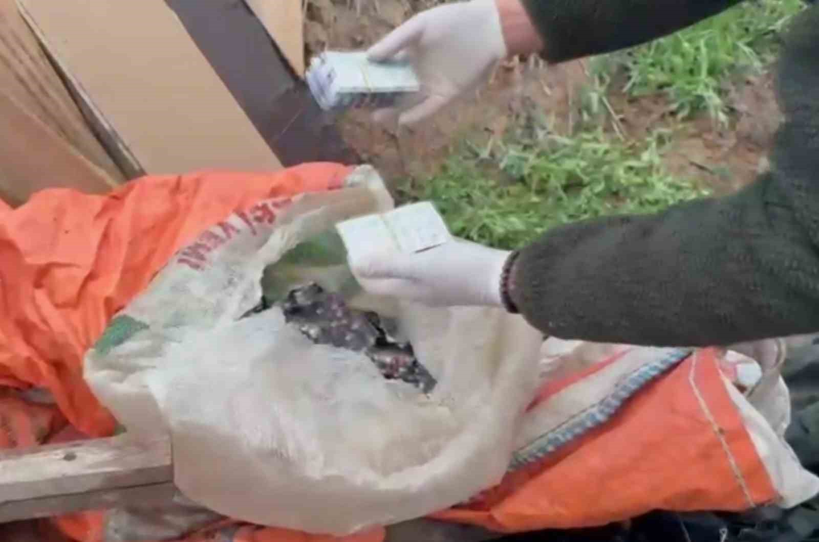 aksarayda cuval icine gizlenmis 11 bin adet uyusturucu hap ele gecirildi 3 tutuklama 2 GvMUsfK4