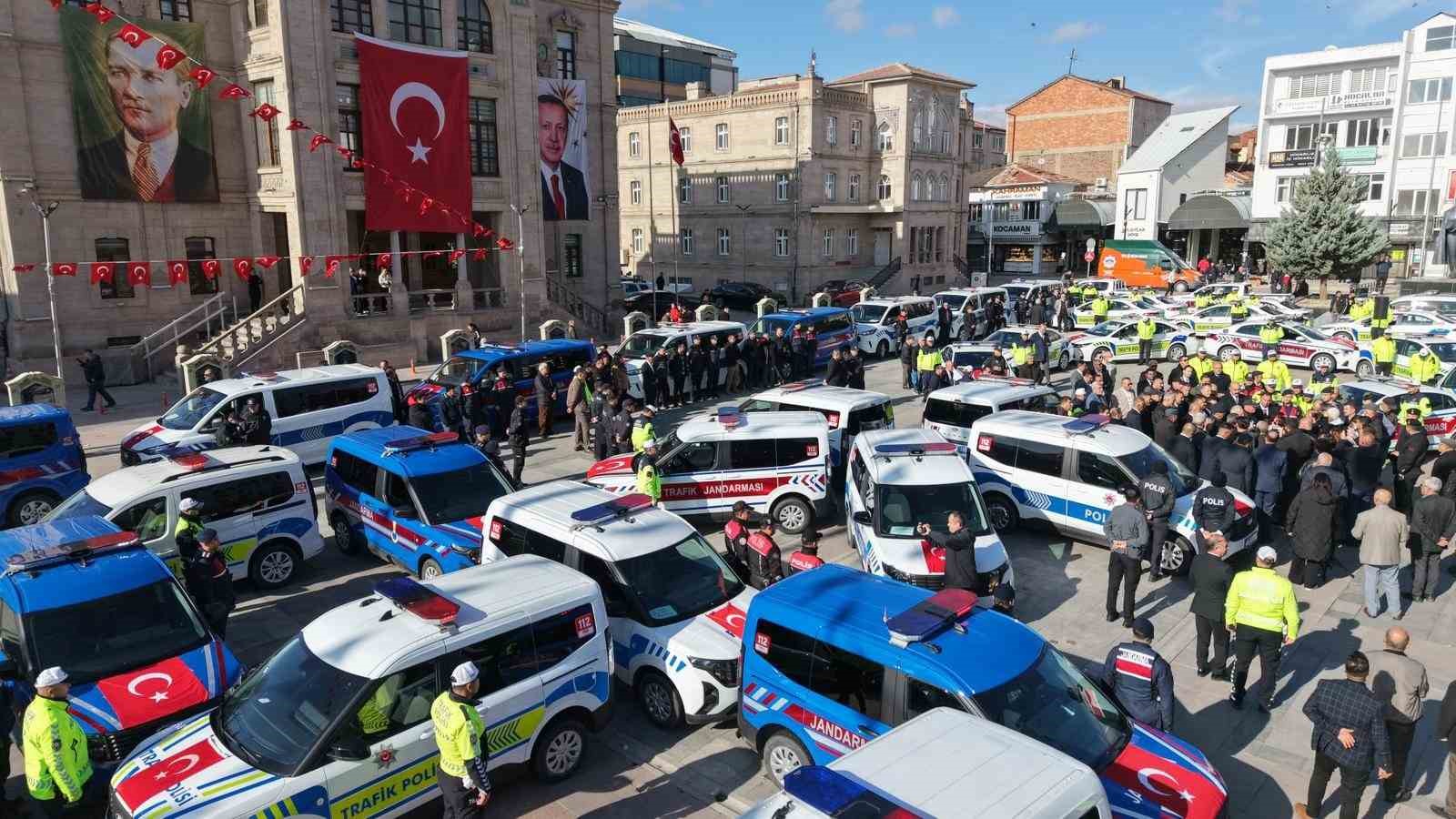 aksarayda emniyet ve jandarma arac filosuna 118 yeni arac katildi 0