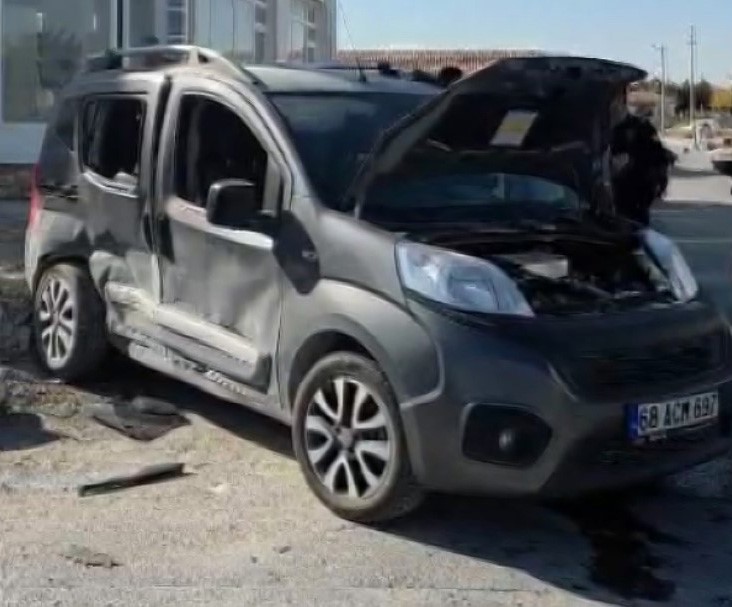 aksarayda hafif ticari arac ile otomobil carpisti 7 yarali 2 DmbwI4cy