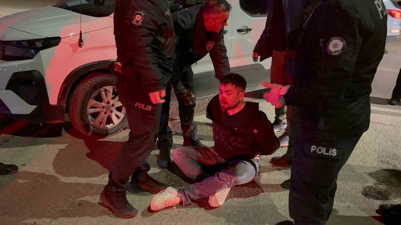 aksarayda hasarli kaza sonrasi ortalik karisti 5 gozalti 0 mJdig1i7