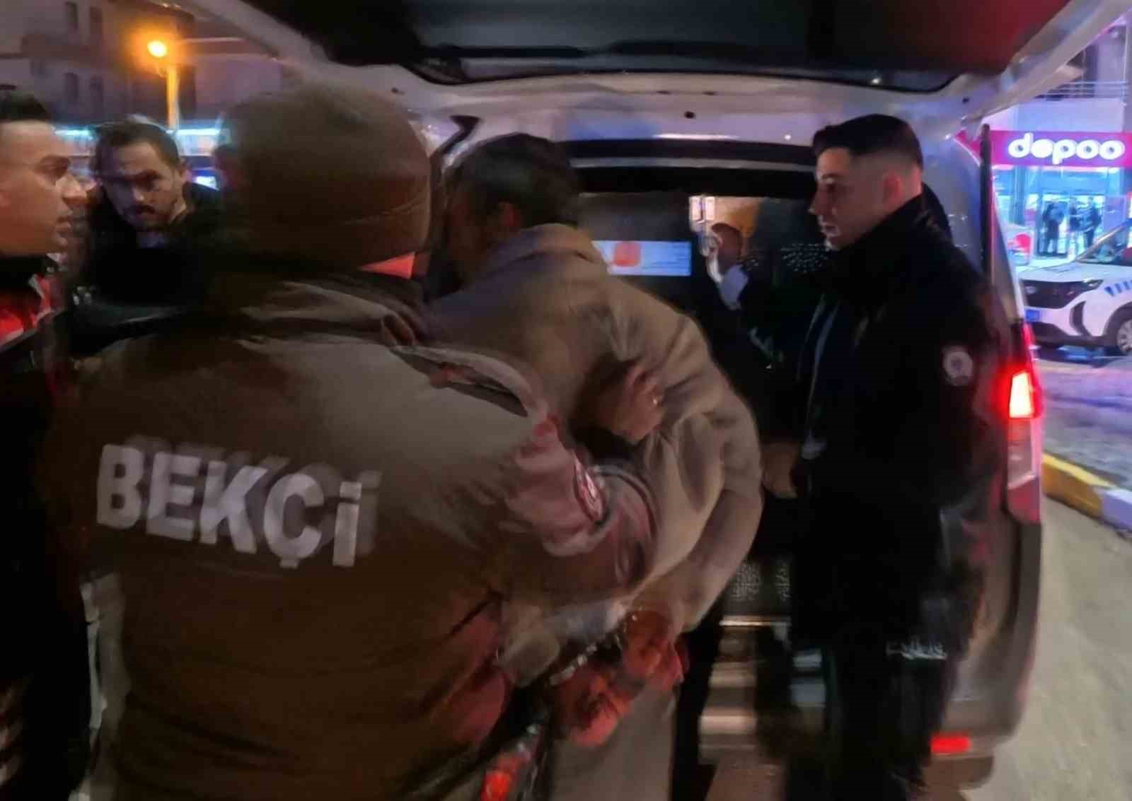 aksarayda hasarli kaza sonrasi ortalik karisti 5 gozalti 3 ydcebizL