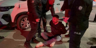 aksarayda-hasarli-kaza-sonrasi-ortalik-karisti-5-gozalti-7YRCgPUi.jpg