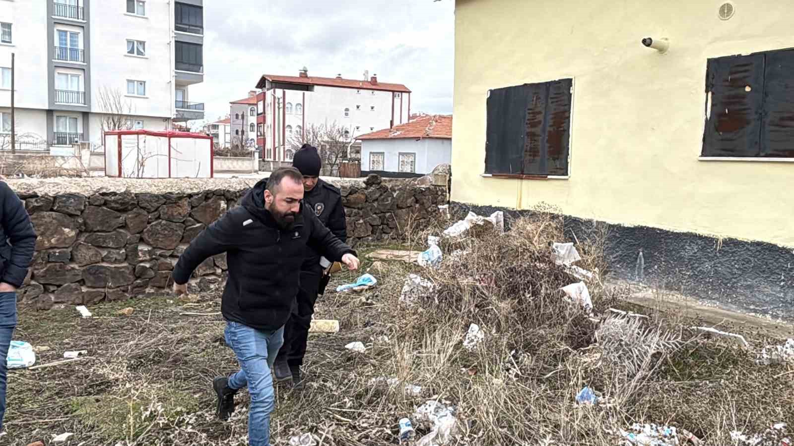 Aksaray’da hırsız ihbarı polisi alarma geçirdi 5 aksarayda hirsiz ihbari polisi alarma gecirdi 1 mPKWMhsF