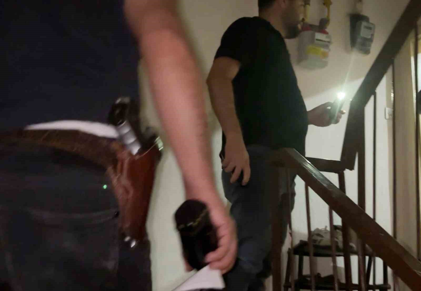 Aksaray’da hırsız ihbarı polisi alarma geçirdi 5 aksarayda hirsiz ihbari polisi alarma gecirdi 1 umAWvfWE