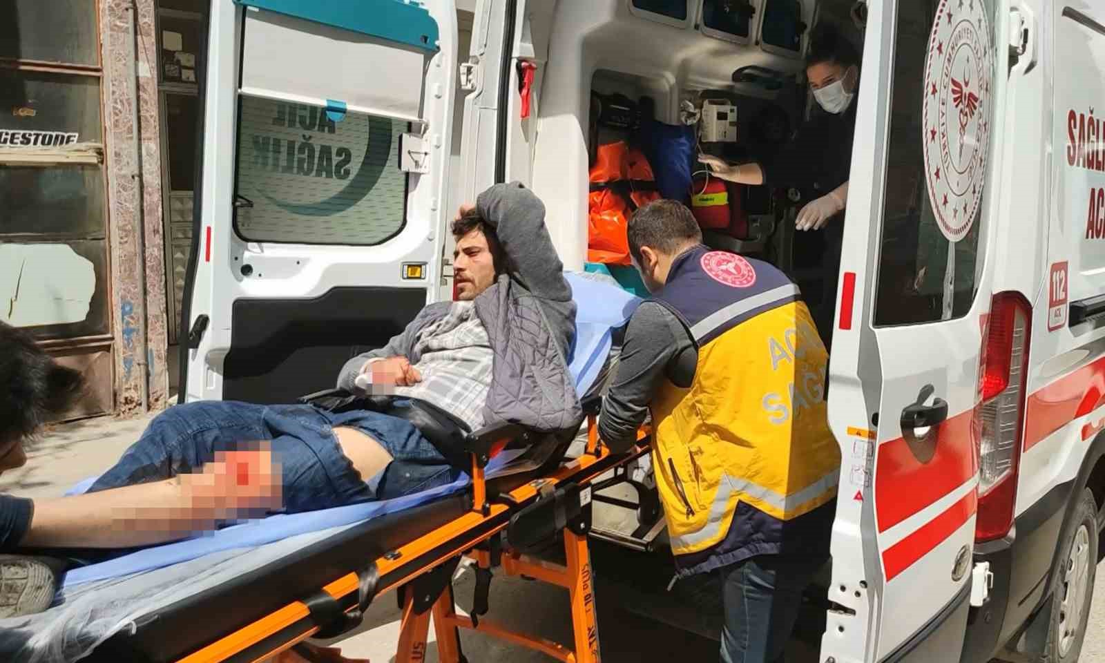 aksarayda iki kardes tartistiklari genci bicakla yaralayip kacti 2 gVN1tSHH