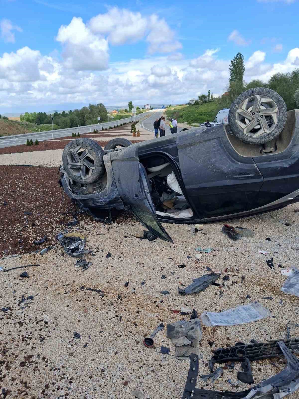aksarayda iki otomobil carpisti 1 olu 2 yarali 1